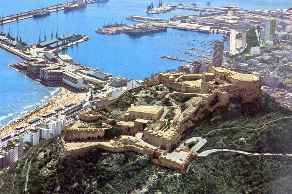 אליקאנטה Beach, City Center And Entertainment מראה חיצוני תמונה
